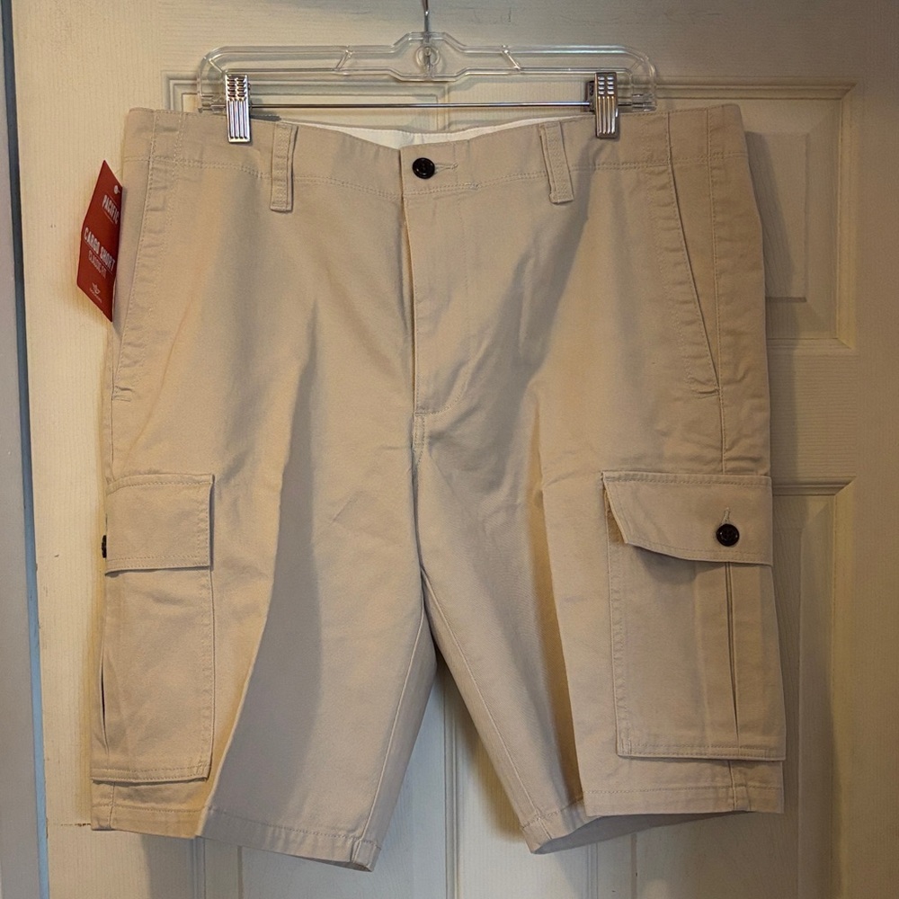 Men's Dockers Tan Cargo Shorts